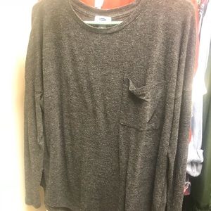 Long sleeve gray sweater/tee